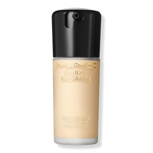 Base de maquillaje con sérum Studio Radiance